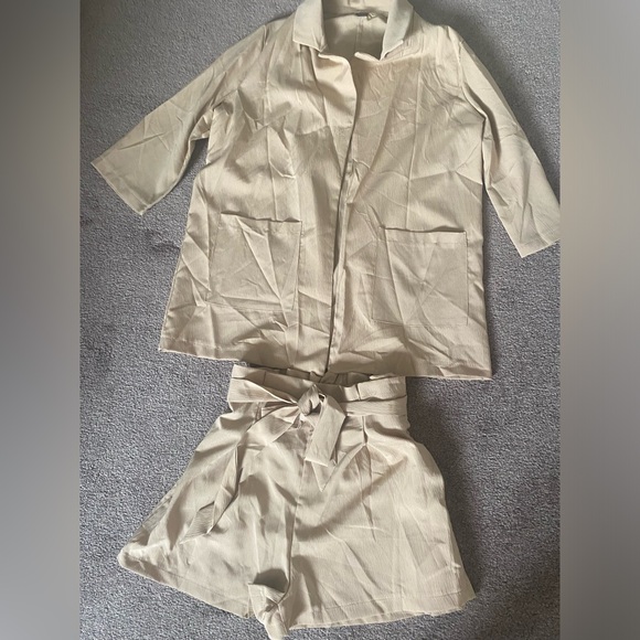 LOTS* Women's oversized Blazers size Medium - Picture 4 of 5